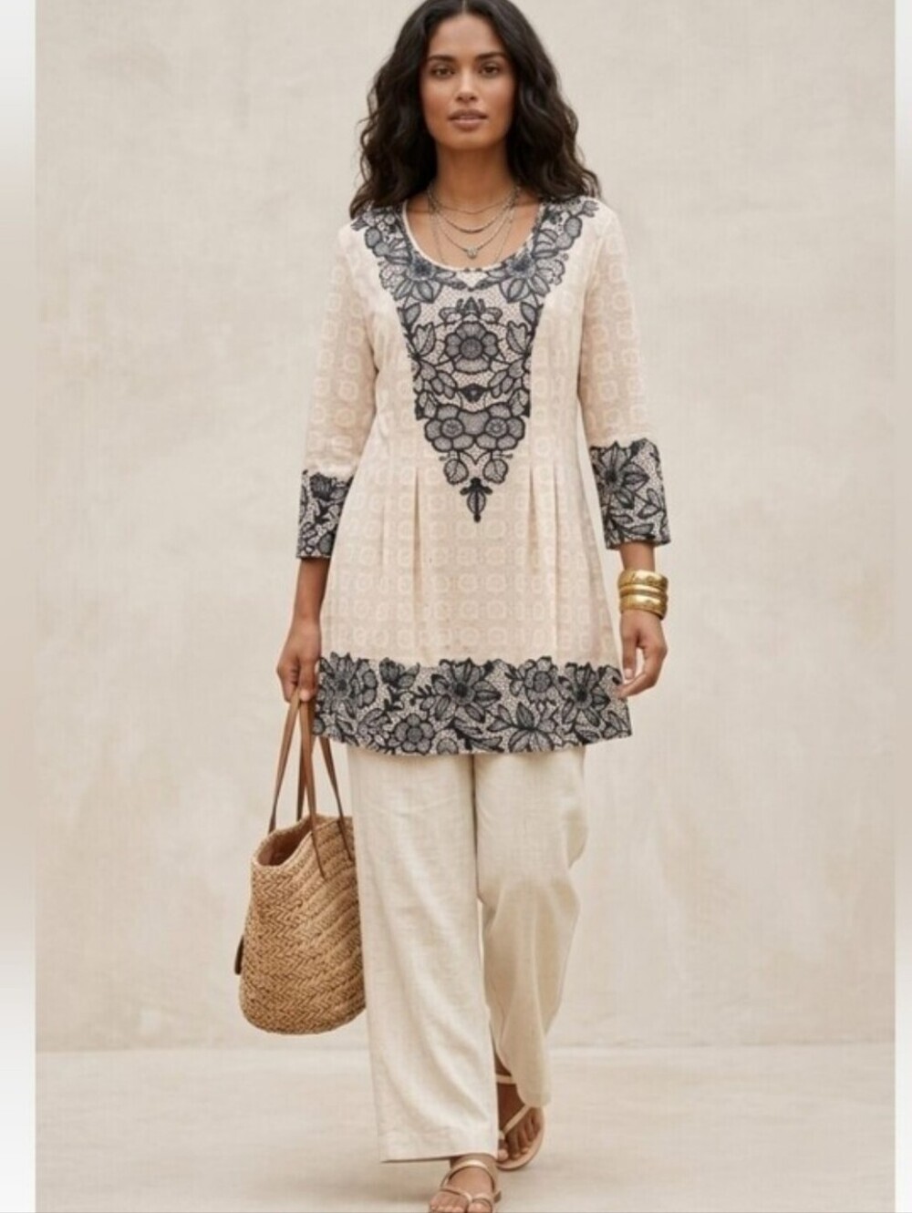 Lily by Firmiana Women's Size Medium Floral Lace Print Cream and Black Tunic